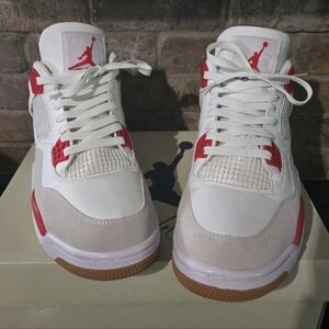 Nike SB X Air Jordan 4 varsity red. New in box. Mens 13